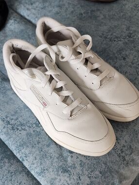 Reebok Women's White Leather Low-Top Sneakers